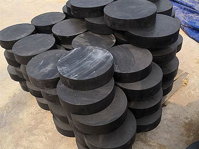 陵水县板式橡胶支座由若干层橡胶片与薄钢板经加压硫化
